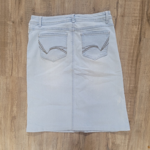 Knee Length Denim Skirt size 8 - Picture 2 of 5